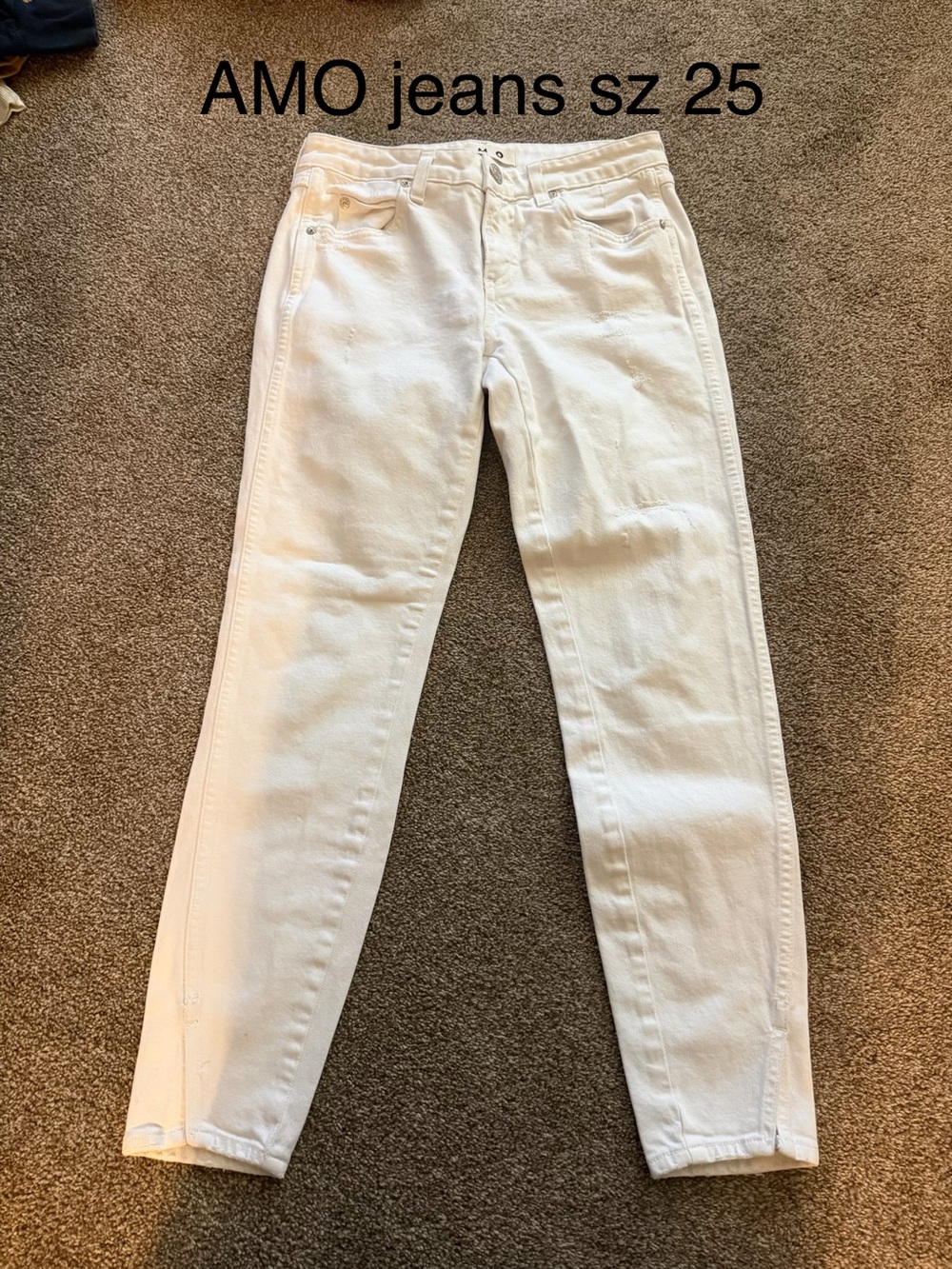 AMO White Skinny Women's Jeans - Clean High-Rise Look